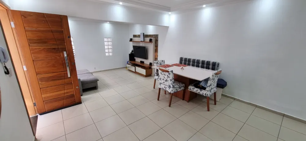 Casa, 3 quartos, 230 m² - Foto 3