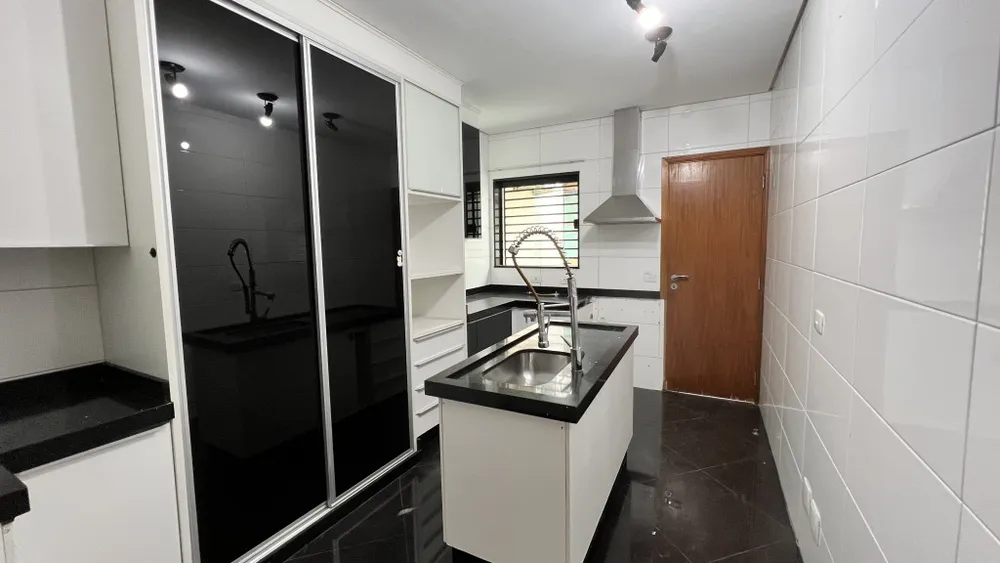 Casa, 3 quartos, 265 m² - Foto 4