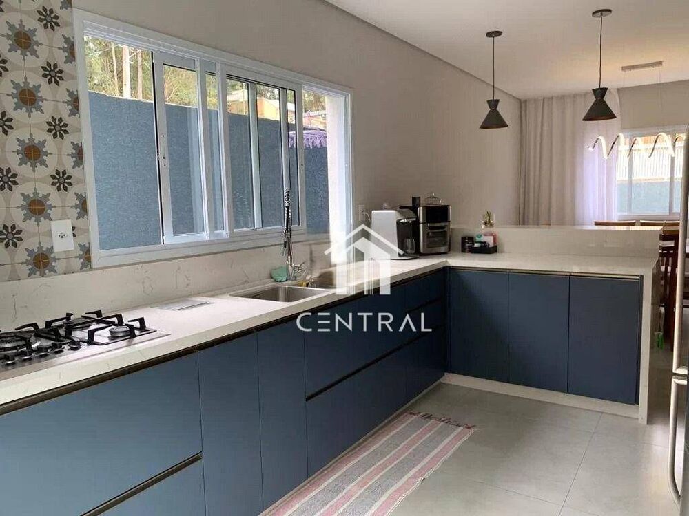 Sobrado à venda com 3 quartos, 200m² - Foto 4