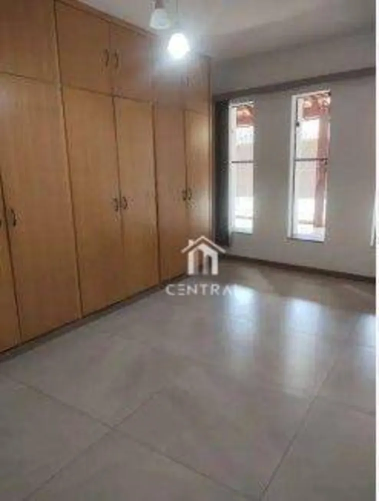 Casa, 6 quartos, 232 m² - Foto 1