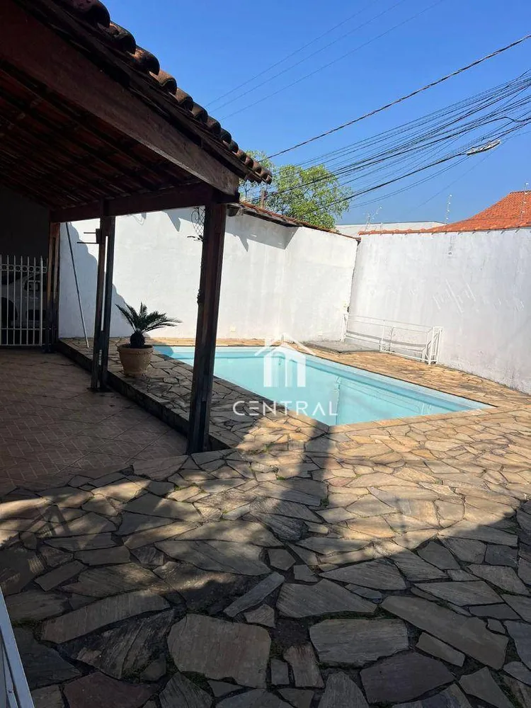 Casa, 3 quartos, 199 m² - Foto 1