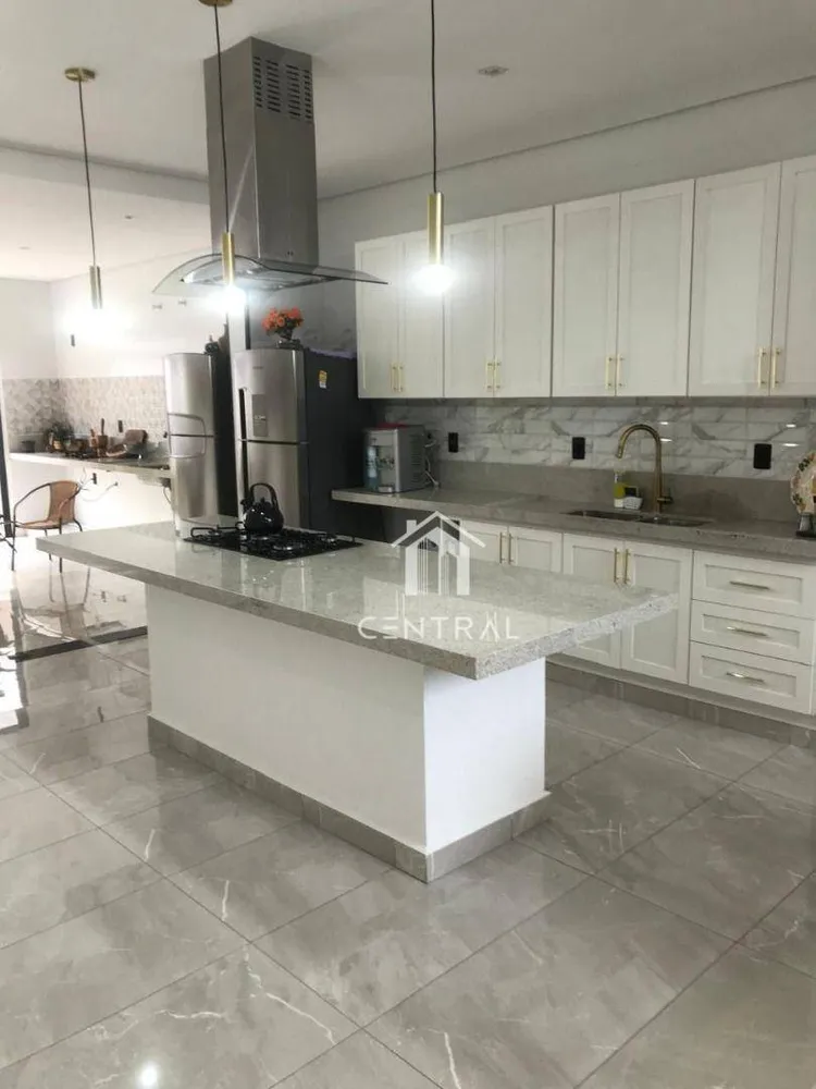 Sobrado, 3 quartos, 233 m² - Foto 2