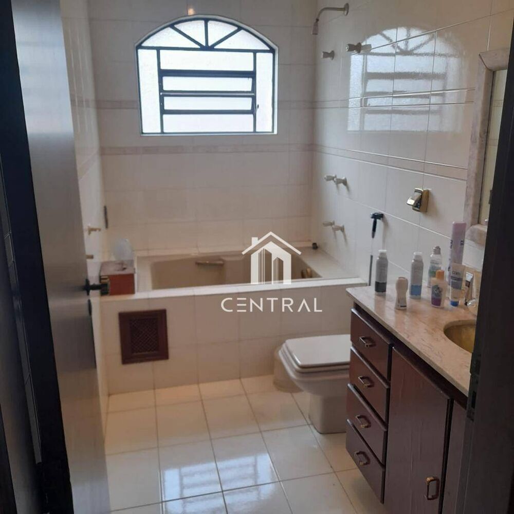 Sobrado à venda com 5 quartos, 290m² - Foto 4
