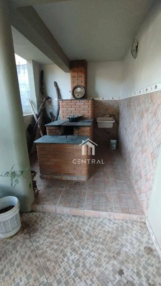 Chácara, 3 quartos, 2131 m² - Foto 1