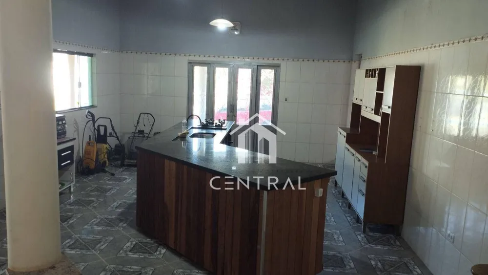 Chácara, 3 quartos, 2131 m² - Foto 2