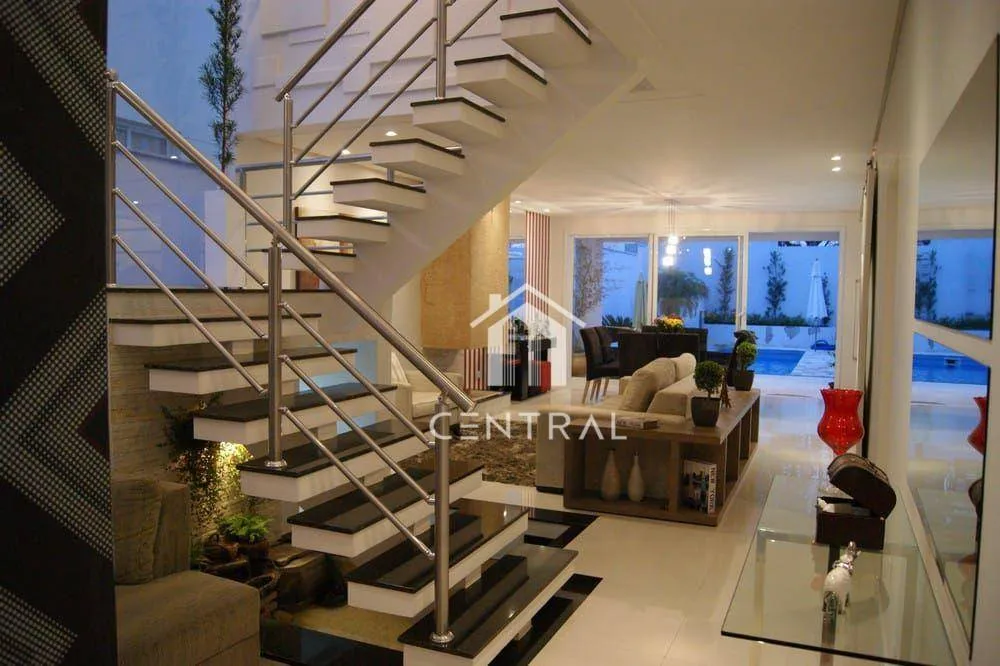 Sobrado, 3 quartos, 350 m² - Foto 1