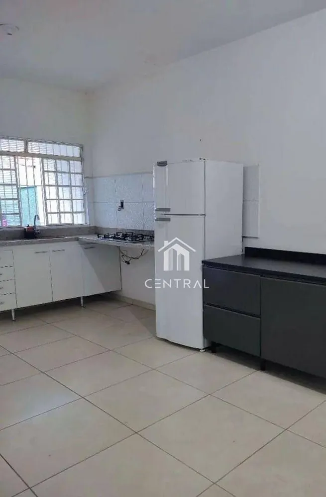 Casa, 4 quartos, 141 m² - Foto 1
