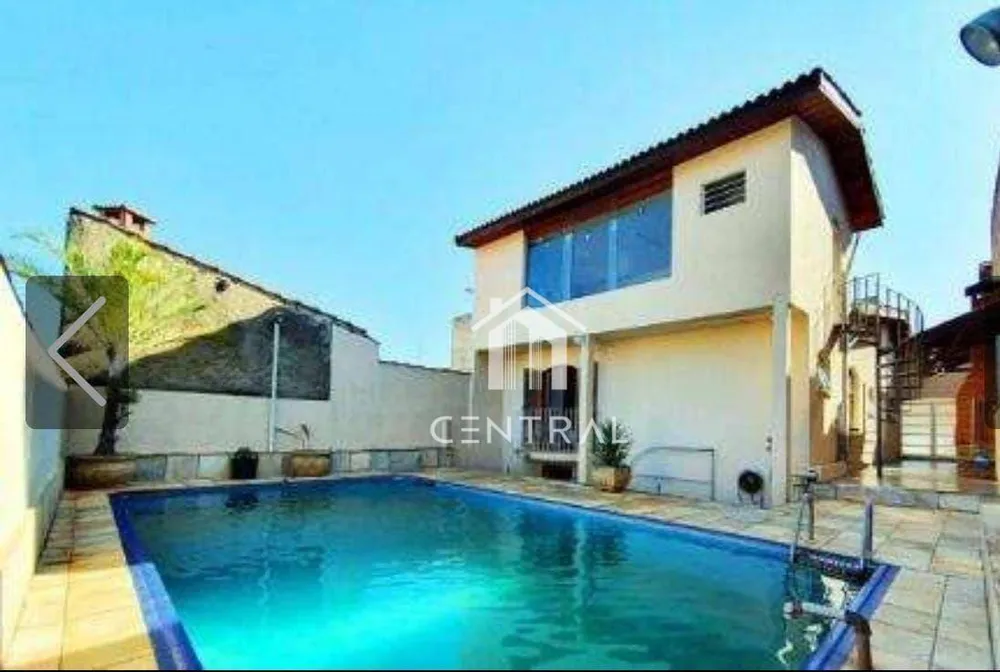 Casa, 3 quartos, 238 m² - Foto 2