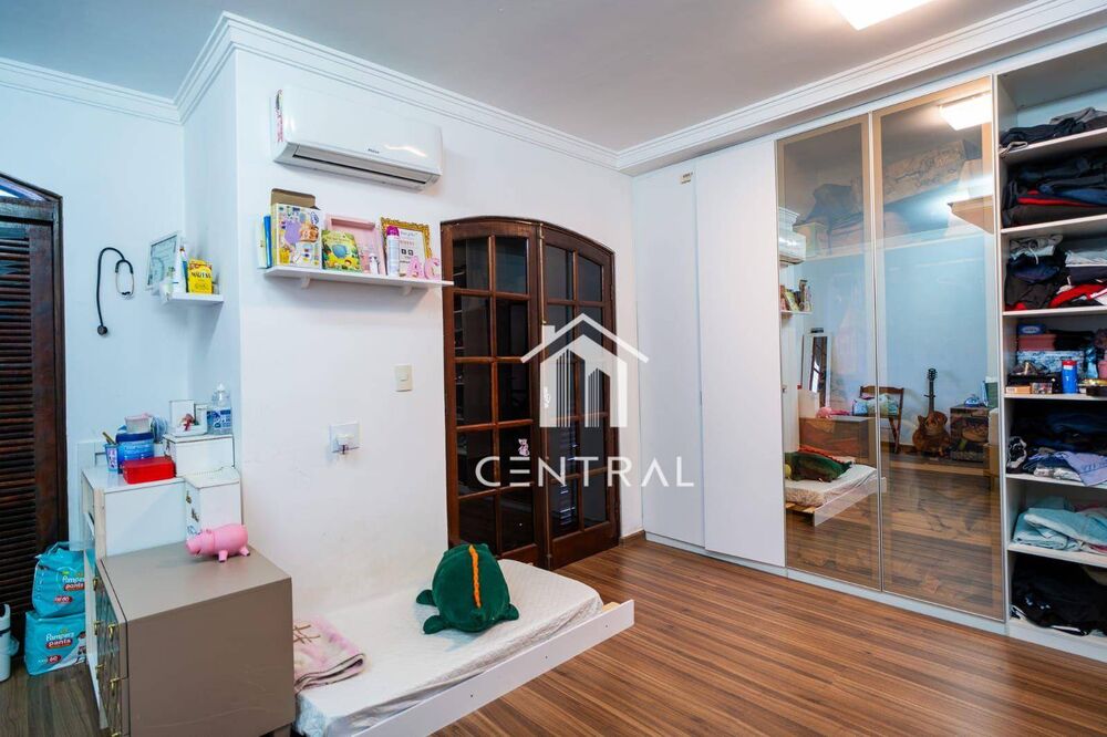 Sobrado, 2 quartos, 190 m² - Foto 1