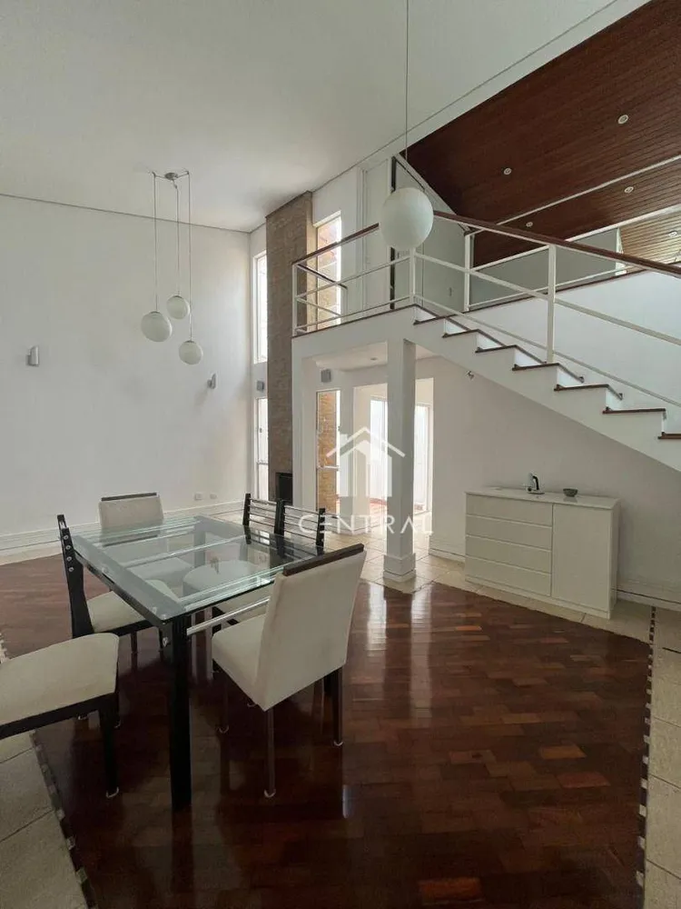 Sobrado, 3 quartos, 242 m² - Foto 1