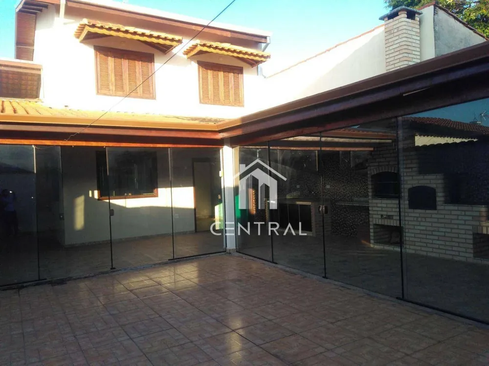 Casa, 3 quartos, 212 m² - Foto 1