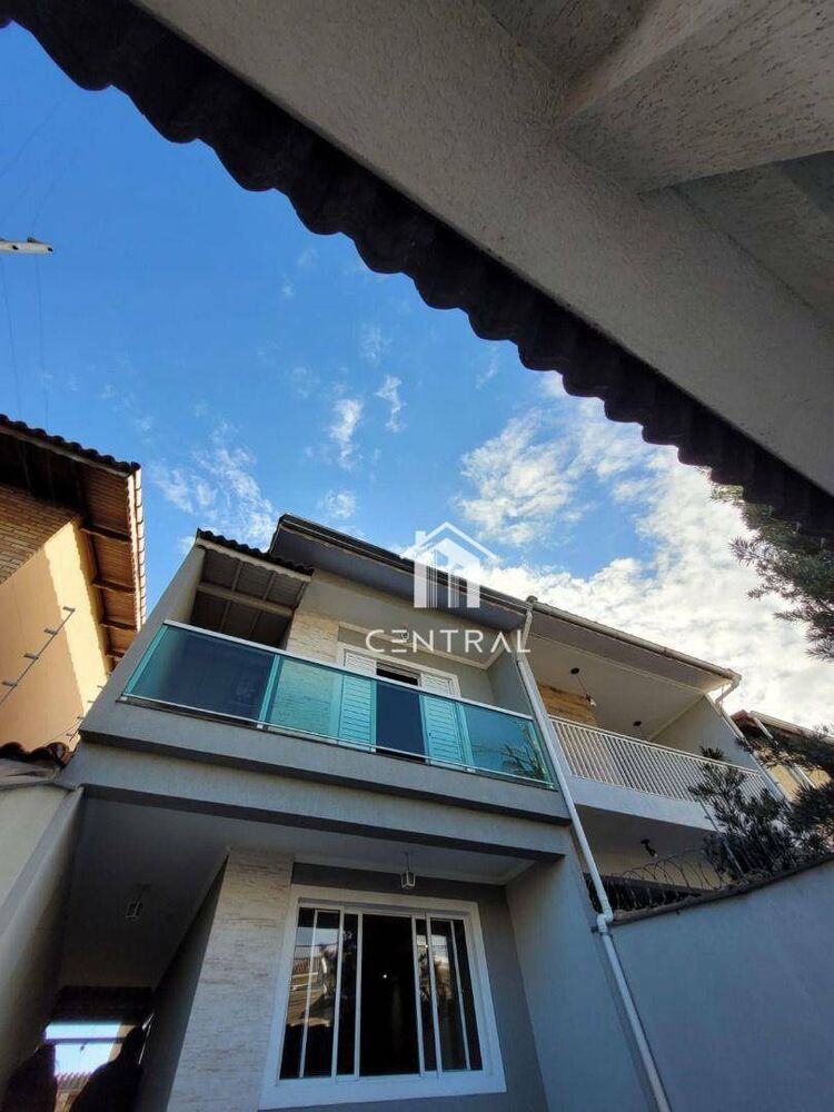 Sobrado à venda com 3 quartos, 208m² - Foto 1