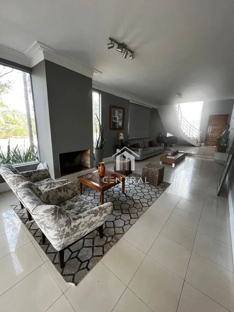 Sobrado, 3 quartos, 284 m² - Foto 1