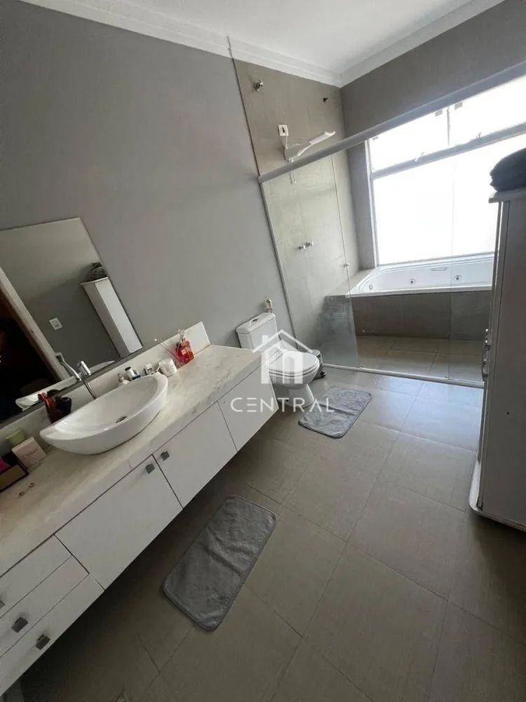 Sobrado, 3 quartos, 284 m² - Foto 1