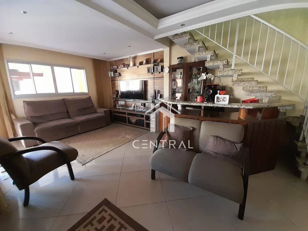 Sobrado, 3 quartos, 390 m² - Foto 1