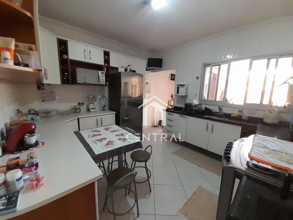 Sobrado, 3 quartos, 390 m² - Foto 1