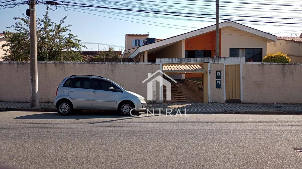 Casa, 5 quartos, 240 m² - Foto 1
