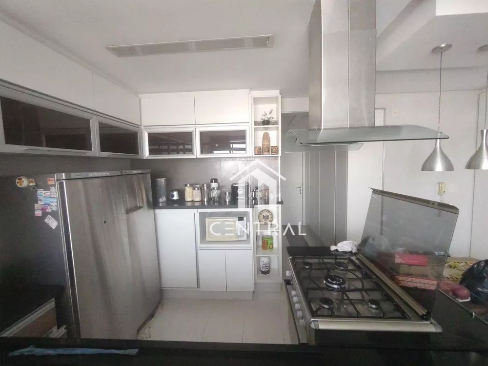 Apartamento à venda com 3 quartos, 340m² - Foto 1