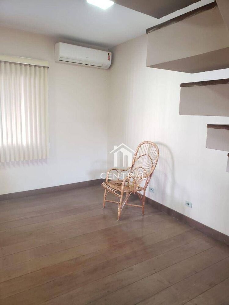 Sobrado, 3 quartos, 302 m² - Foto 2