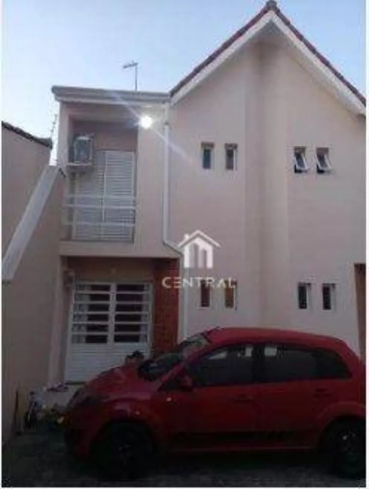 Casa à venda com 3 quartos, 95m² - Foto 1