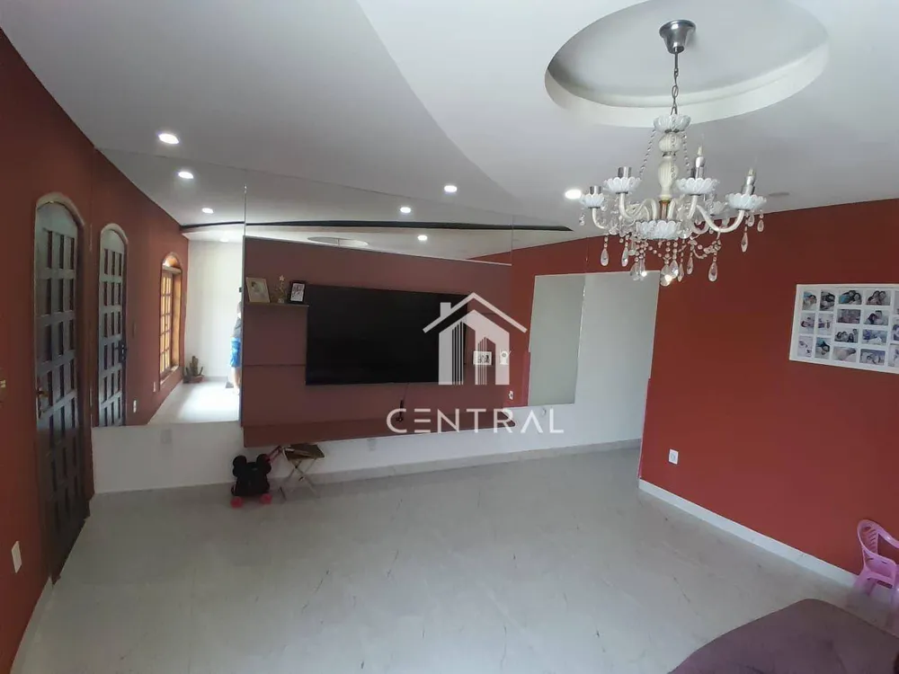 Sobrado, 3 quartos, 218 m² - Foto 1