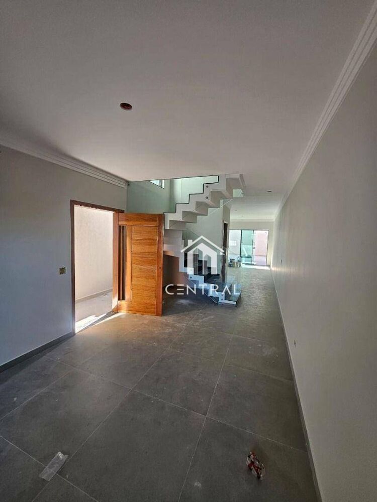 Sobrado à venda com 3 quartos, 132m² - Foto 2