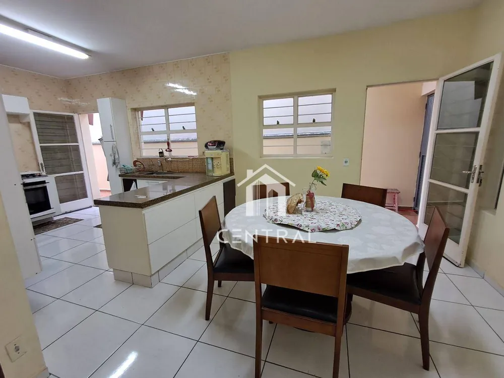Casa, 3 quartos, 198 m² - Foto 1