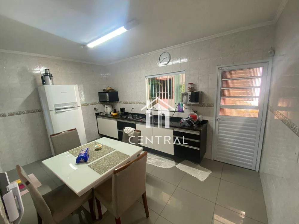 Sobrado, 4 quartos, 245 m² - Foto 2