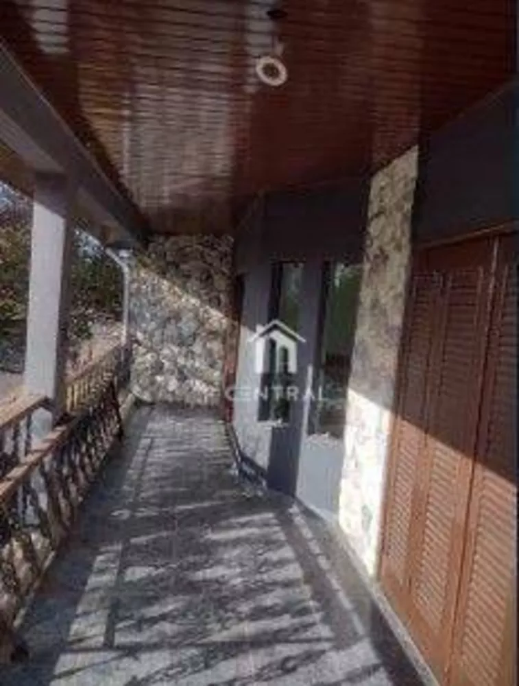 Sobrado, 4 quartos, 240 m² - Foto 1