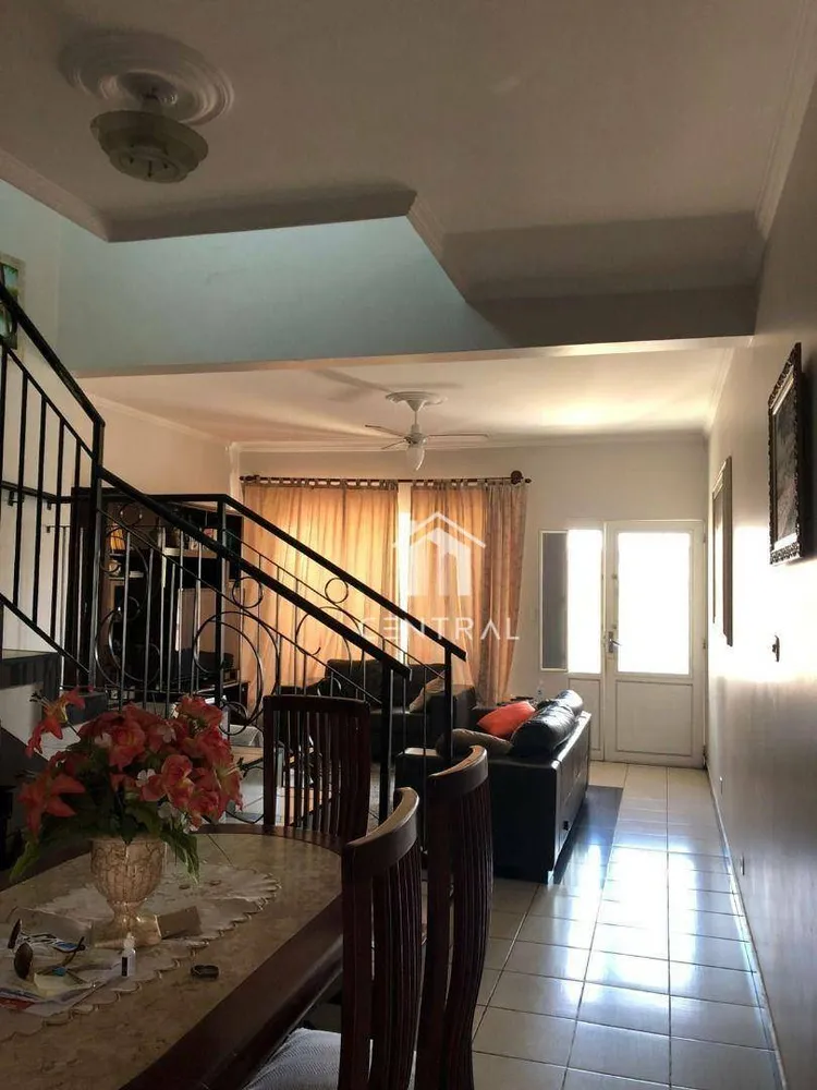 Sobrado, 4 quartos, 244 m² - Foto 2