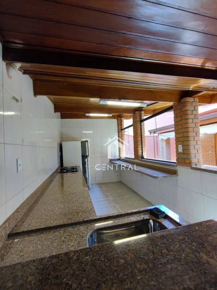Sobrado, 3 quartos, 275 m² - Foto 1