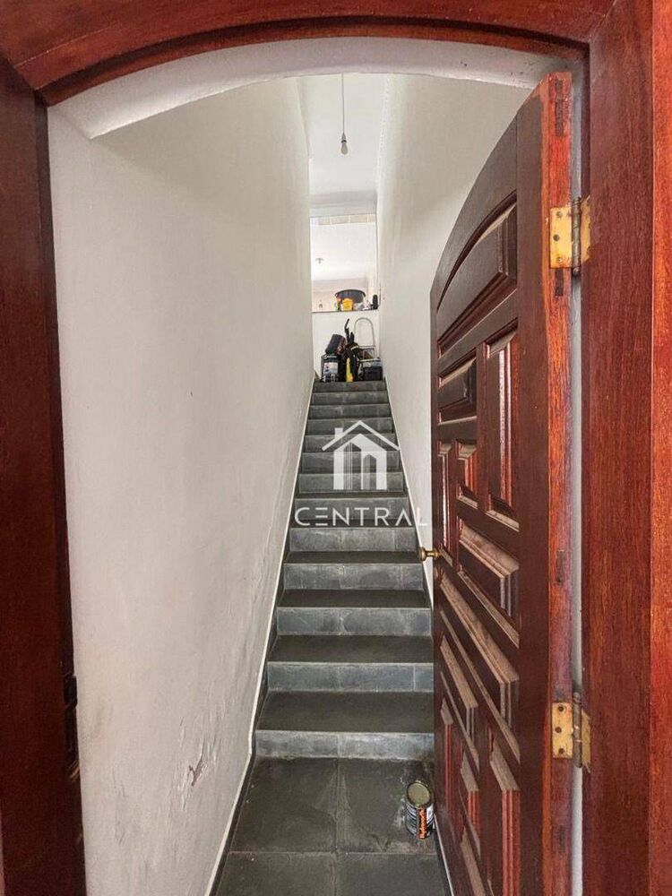 Casa à venda com 3 quartos, 250m² - Foto 4