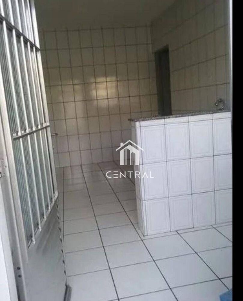 Casa à venda com 4 quartos, 250m² - Foto 2