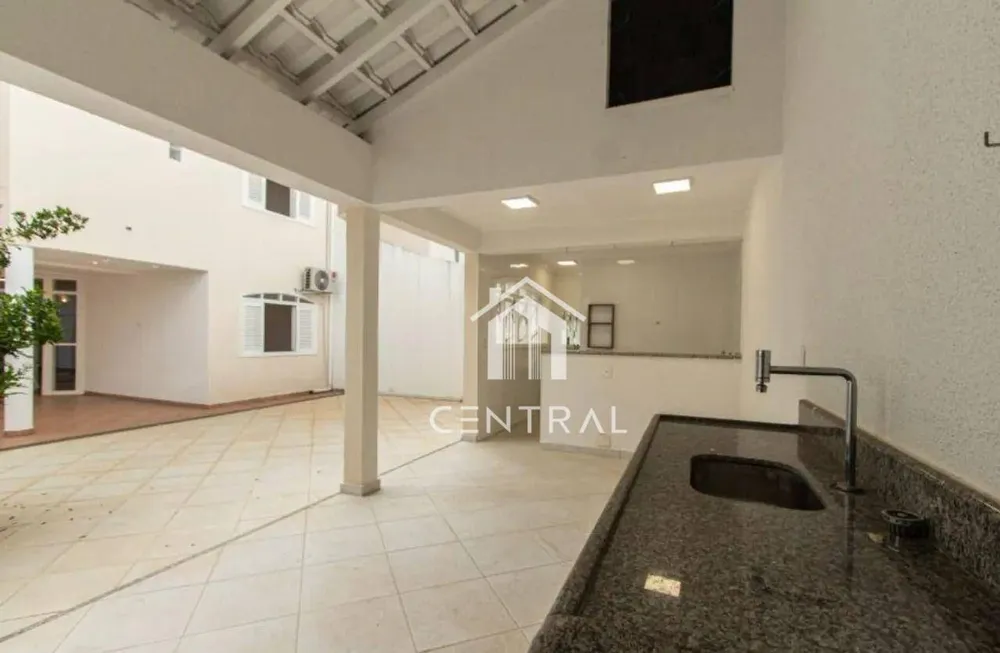 Sobrado, 3 quartos, 249 m² - Foto 2