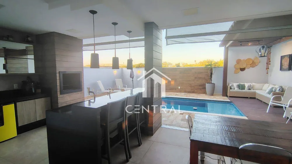 Sobrado, 3 quartos, 235 m² - Foto 1
