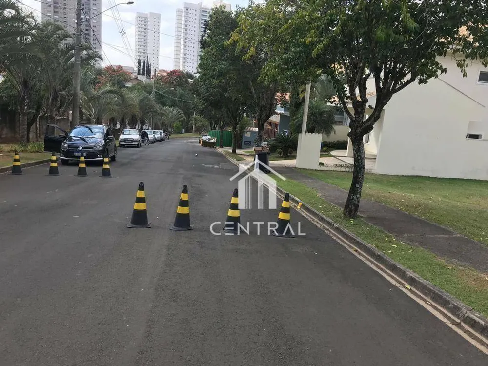 Loteamento e Condomínio, 305 m² - Foto 1