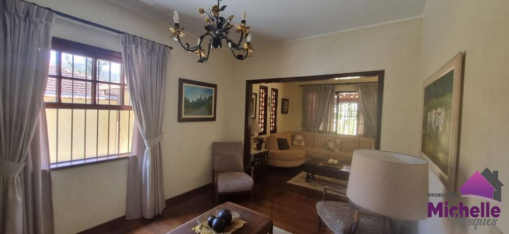 Casa à venda com 3 quartos, 576m² - Foto 2