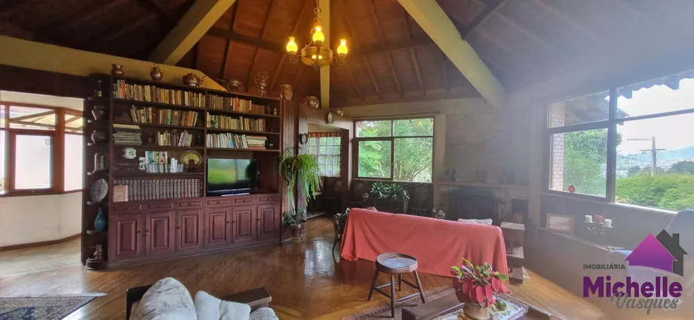 Sítio, 4 quartos, 1782 m² - Foto 1