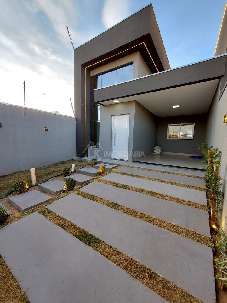 Casa à venda com 3 quartos, 100m² - Foto 1