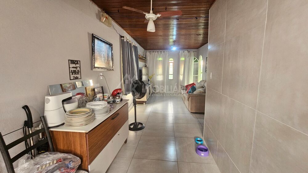 Casa à venda com 3 quartos, 150m² - Foto 2