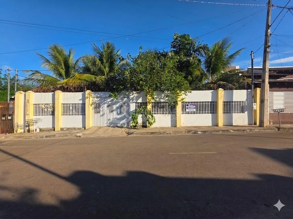 Casa, 2 quartos, 200 m² - Foto 1