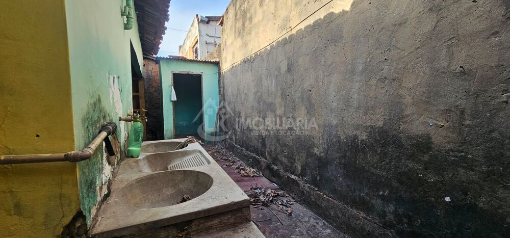 Prédio Inteiro à venda com 2 quartos, 100m² - Foto 4