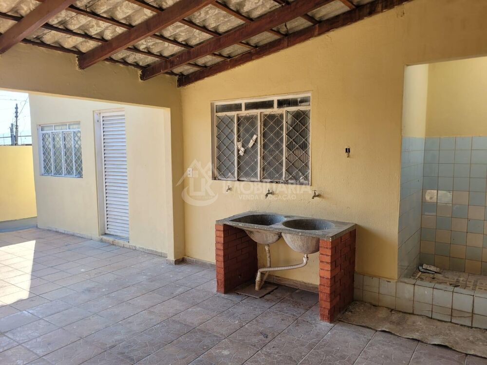 Casa à venda com 2 quartos, 120m² - Foto 11