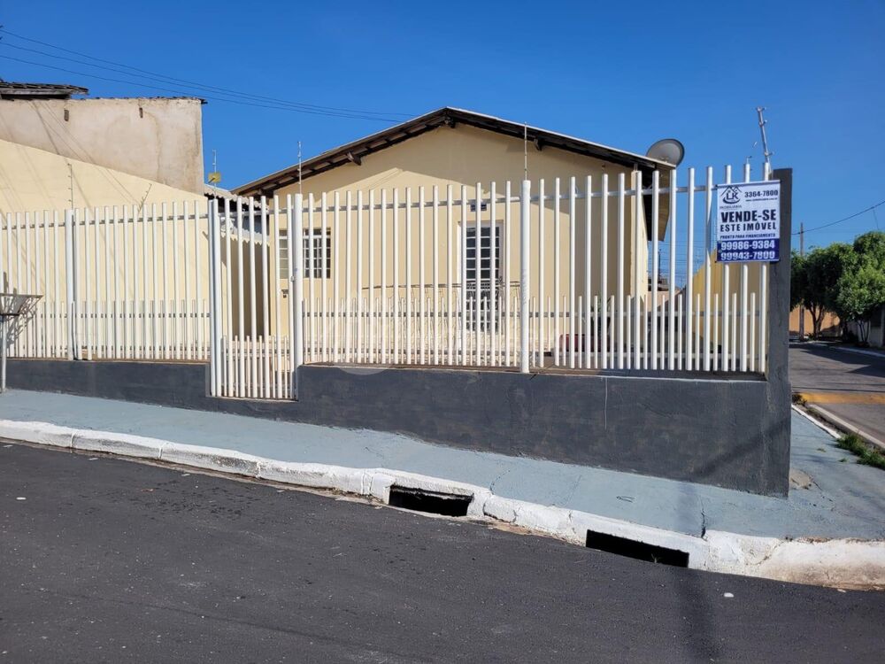 Casa à venda com 2 quartos, 120m² - Foto 2