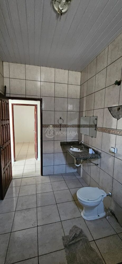 Casa para alugar com 2 quartos, 199m² - Foto 1