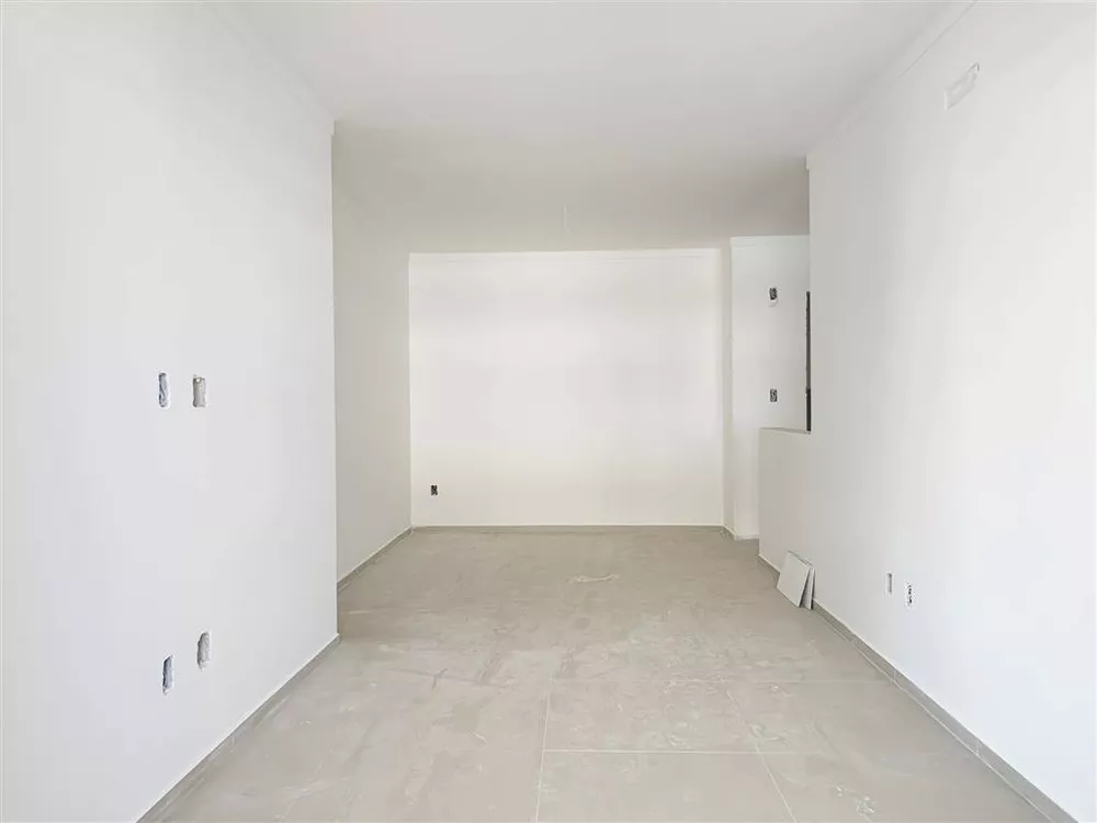 Apartamento à venda com 3 quartos, 121m² - Foto 2