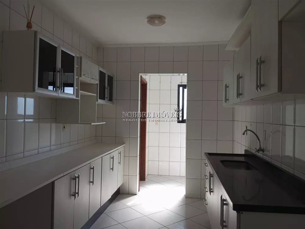 Apartamento à venda com 3 quartos, 140m² - Foto 1