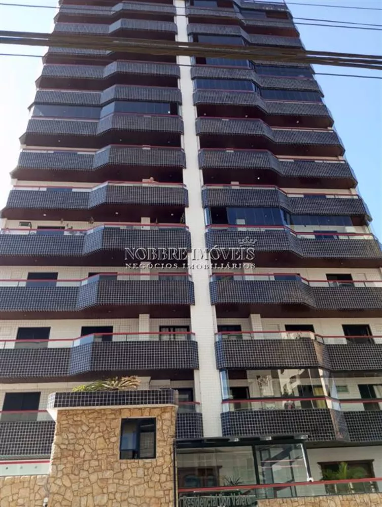 Apartamento à venda com 3 quartos, 140m² - Foto 2