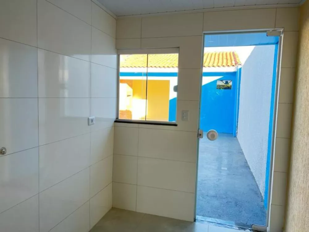 Casa à venda com 2 quartos, 58m² - Foto 4