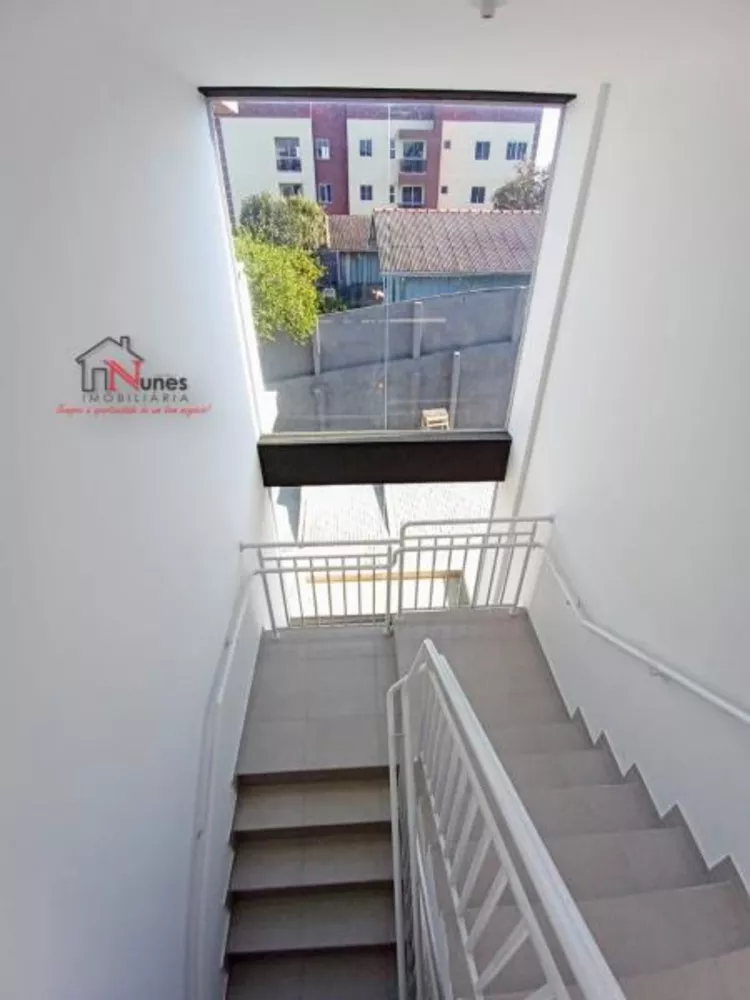 Apartamento à venda com 2 quartos, 42m² - Foto 2